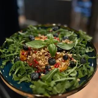 Pieczone halloumi w miodzie truflowym