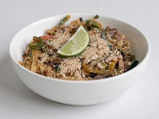 Makaron ryżowy z wołowiną 