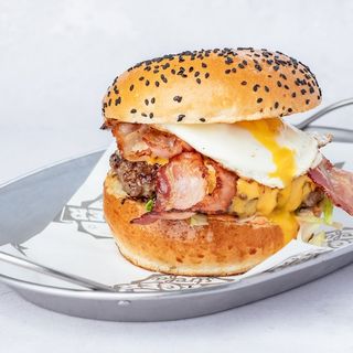 Burger Jajcarz z kurczakiem