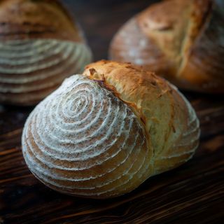 Chleb orkiszowy na zakwasie z dodatkami