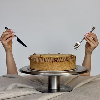 Tarta jabłkowo-orzechowa (porcja)