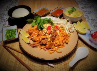 Makaron Pad Thaj z wolowina