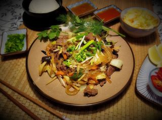 Makaron sojowy z wołowiną