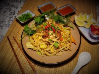 Makaron udon z kurczakiem