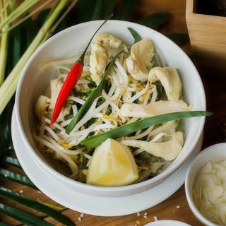 Zupa pho z kurczakiem