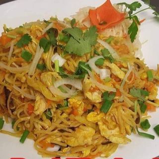 Pad thai wołowina