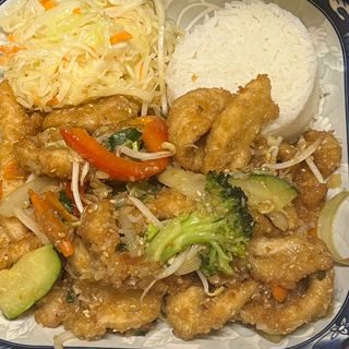 Chrupiący kurczak w sosie maślano-czosnkowym