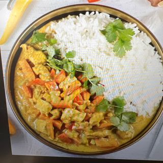 Kurczak w sosie curry