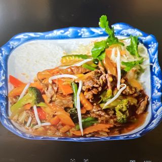 Wołowina z orzechami nerkowca