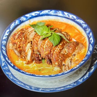 Kaczka chrupiąca z Curry Thai-czerwone