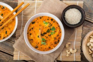 Tajska zupa z warzywami vege