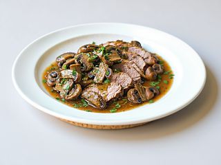 Schab saute z pieczarkami