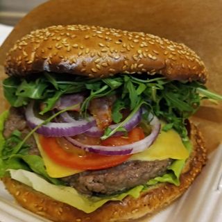 Burger drwala ostry
