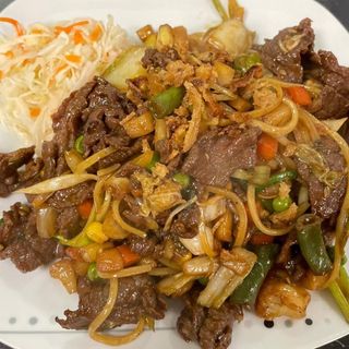 Makaron chiński z wieprzowiną