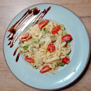 tagliatelle broccoli con pollo