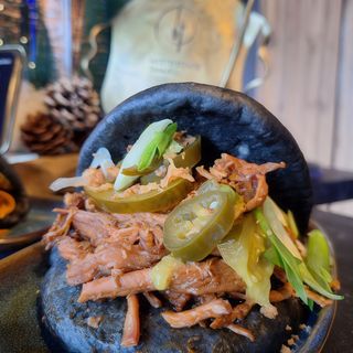 Bao z szarpaną wieprzowiną BBQ