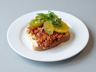 Shokupan z szarpaną wieprzowiną BBQ