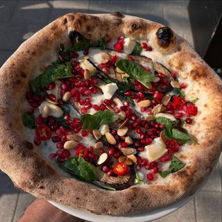 Agli- 30cm....sos, szpinak, szynka prosciutto, ser ementale