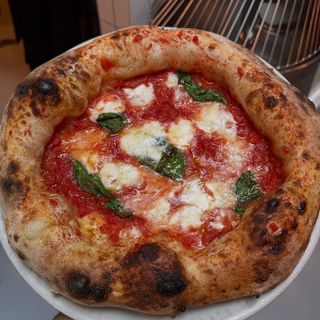 Diavolo 50cm-sos, ser, salami, cebula, ostra papryk............