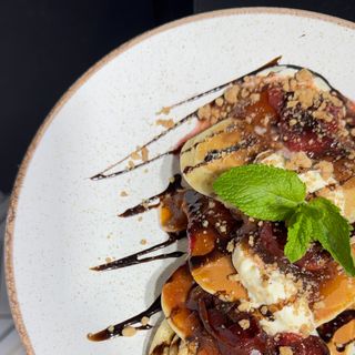 6. Pancakes sezonowe ze śliwką