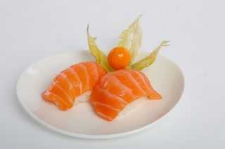 Nigiri z łososiem 2szt