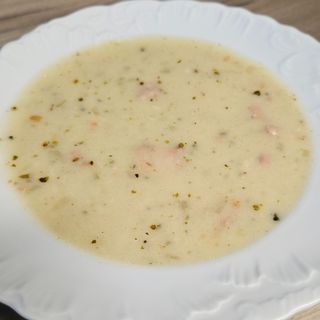 Żur z ziemniakami i okrasą