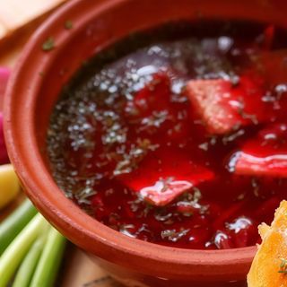 Zupa buraczana z lanymi kluskami