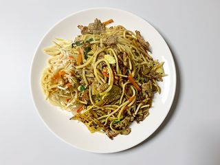 Makaron chiński z wieprzowiną