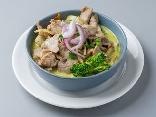 Cury zielone z wieprzowiną