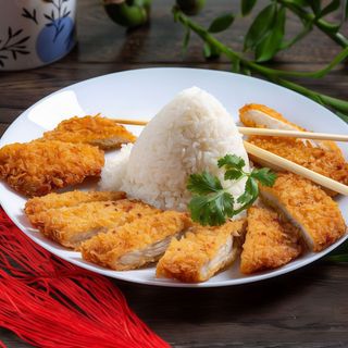 Kurczak chrupiący filet, surówka