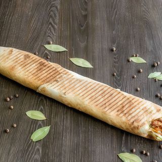 Mega rollo z frytkami Pita