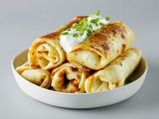 Naleśniki z kurczakiem i warzywami 2szt