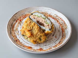 Ika sandwich z chrupiącym kurczakiem