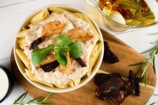 Makaron Pomodoro con Pollo