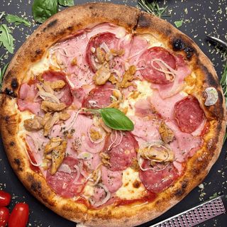 Pizza Mięsna