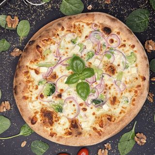 Pizza brokuł i ser 32cm