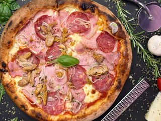 Pizza mięsna