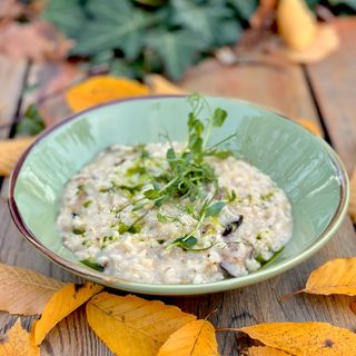 MAKARON W SOSIE CEBULOWYM