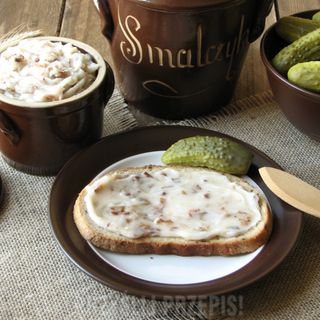 Taca chleba wiejskiego ze smalcem i skwarkami 200g