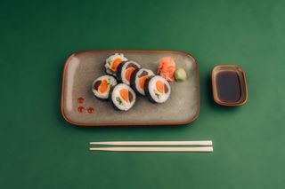 Futo Maki - Łosoś, tykwa, tamago, serek, ogórek, słodki sos