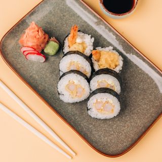 Futomaki krewetka w tempurze, majo, por