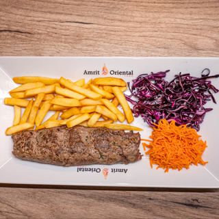 Danie z grillowanej wołowiny (Szisz Kebab)