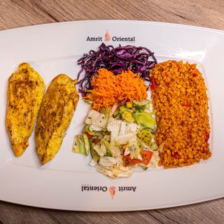 Polędwiczki z kurkumą w sosie jogurtowym