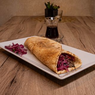 Kebab z grillowanej wołowiny (Szisz Kebab)