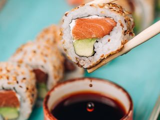 California maki łosoś, serek, awokado