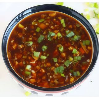 Pikantna Hot and Sour Soup z Krewetkami