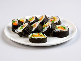 Futomaki Łosoś pieczony 6szt