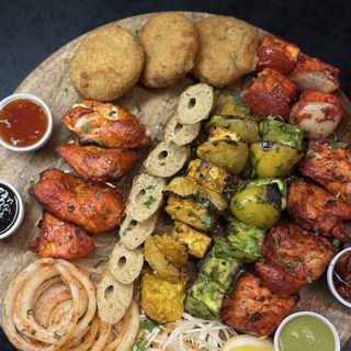 PLATTER NON-VEGETARIAN (DLA 4 OSÓB/ FOR 4 PEOPLE)