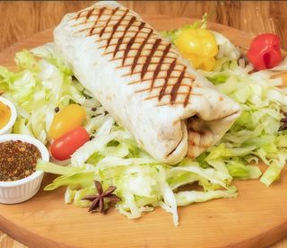 Mega Kebab na cienkim cieście Rollo