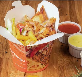 Kebab Box z warzywami i frytkami